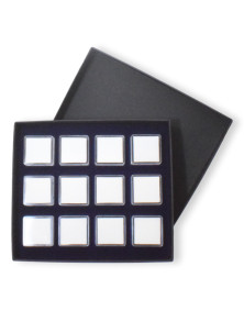 Coffret avec 12 boites carrées 12 boites SE02 de 25x25mm
