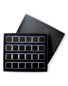 Coffret avec 24 boites carrées 24 boites SE03 de 19x19mm