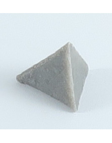 Pyramides abrasion moyenne en polyester pour le polissage des bijoux