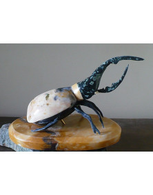 Sculpture scarabée