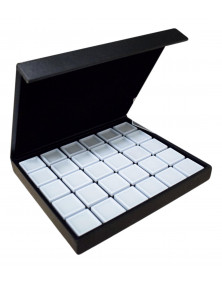 Coffret avec 30 boites dessus verre de 30x30x17mm